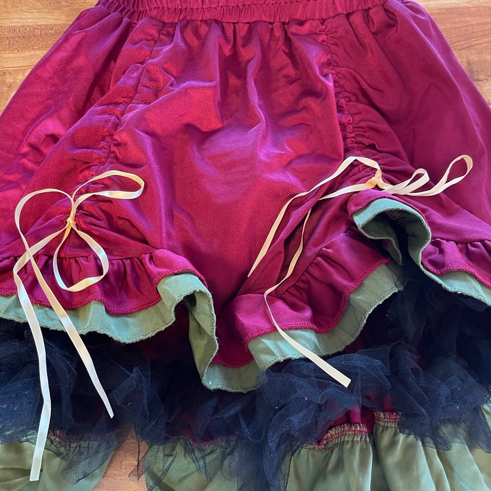 Halloween costume: women’s costume skirt and blouse with a clip-on hat. Size L - Picture 5 of 7